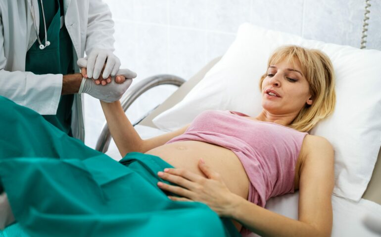 Accouchement : l'arrivée à la maternité en 3 étapes - Top Santé