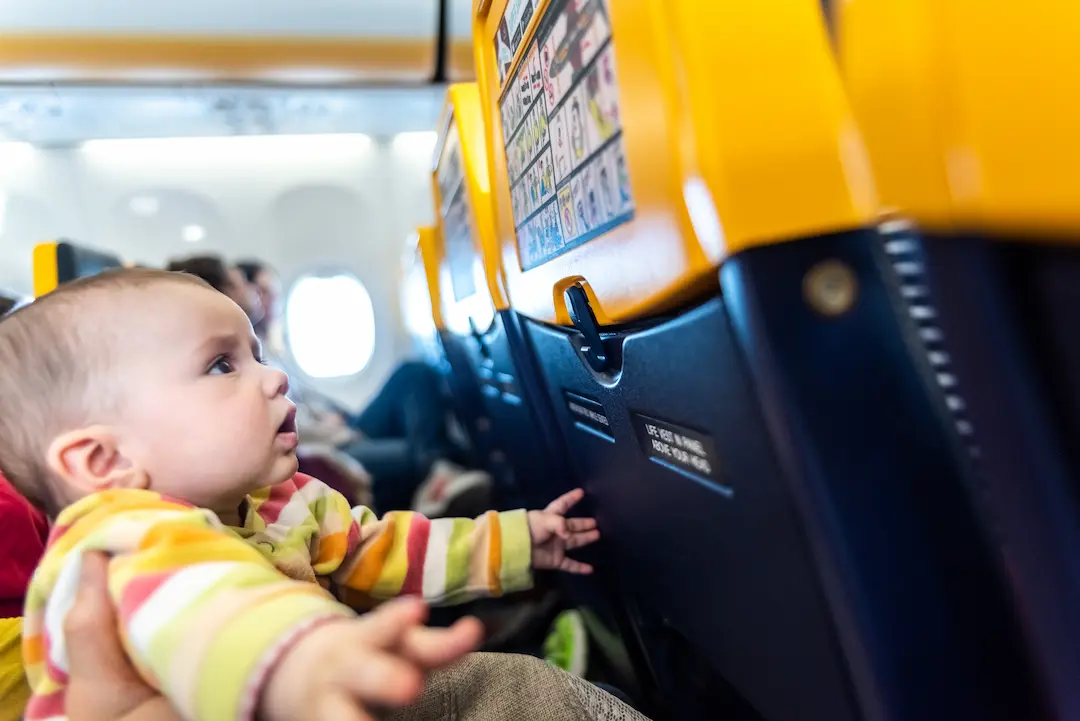 Voyager en avion avec un bébé may app santé