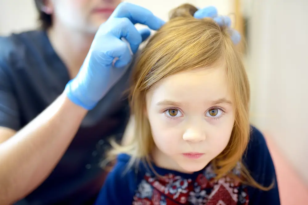 Lentes et poux chez l'enfant : le guide complet may app santé