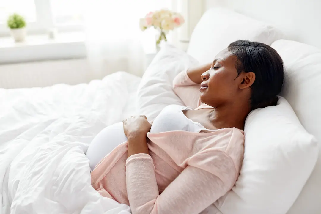 Positions pour dormir enceinte : guide pratique may app santé