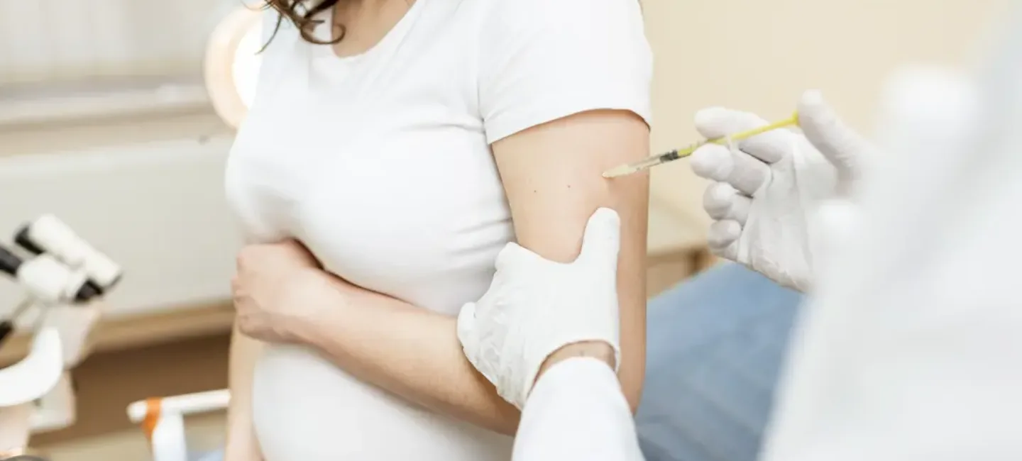 Vaccin coqueluche : quels sont les risques pendant la grossesse ? may app santé