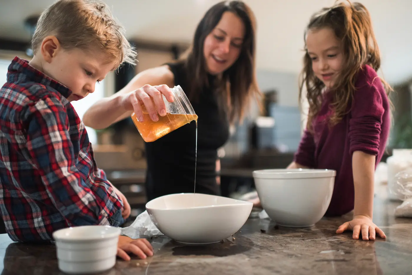 Miel et enfant : à partir de quel âge ? may app santé