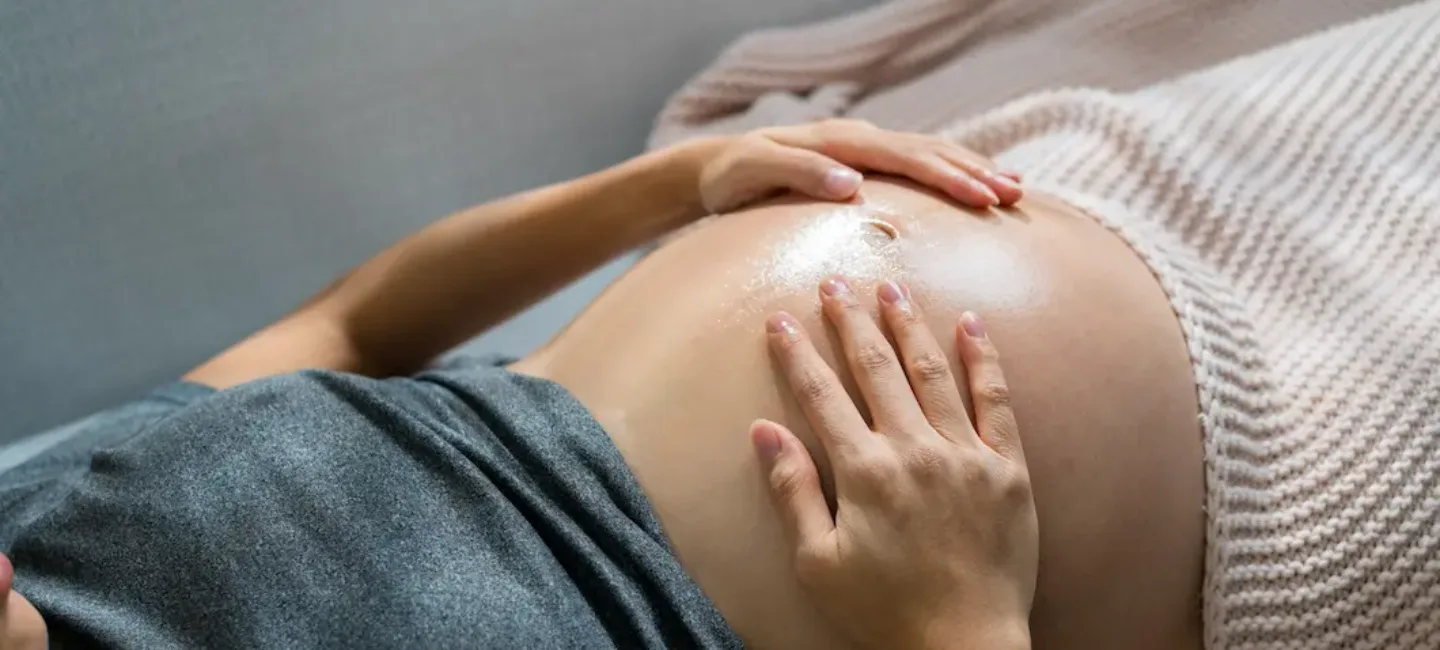 Huiles essentielles et femme enceinte : précautions et conseils may app santé